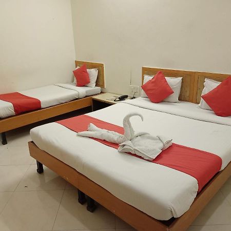 Hotel Wayfare Shirdi Bagian luar foto
