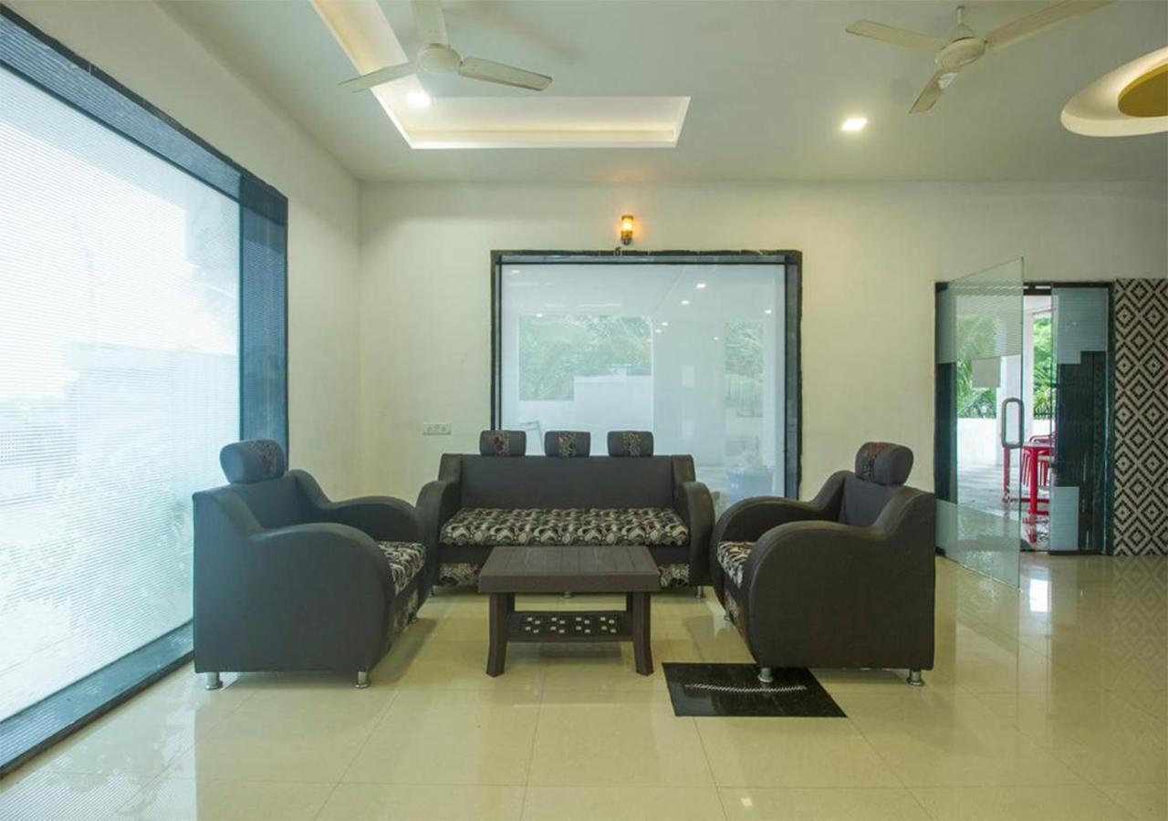 Hotel Wayfare Shirdi Bagian luar foto