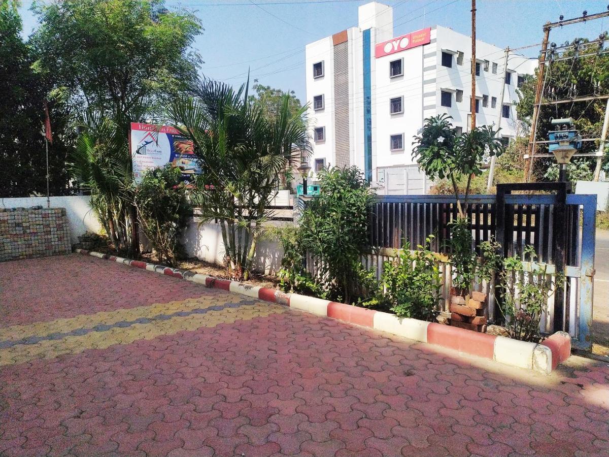 Hotel Wayfare Shirdi Bagian luar foto