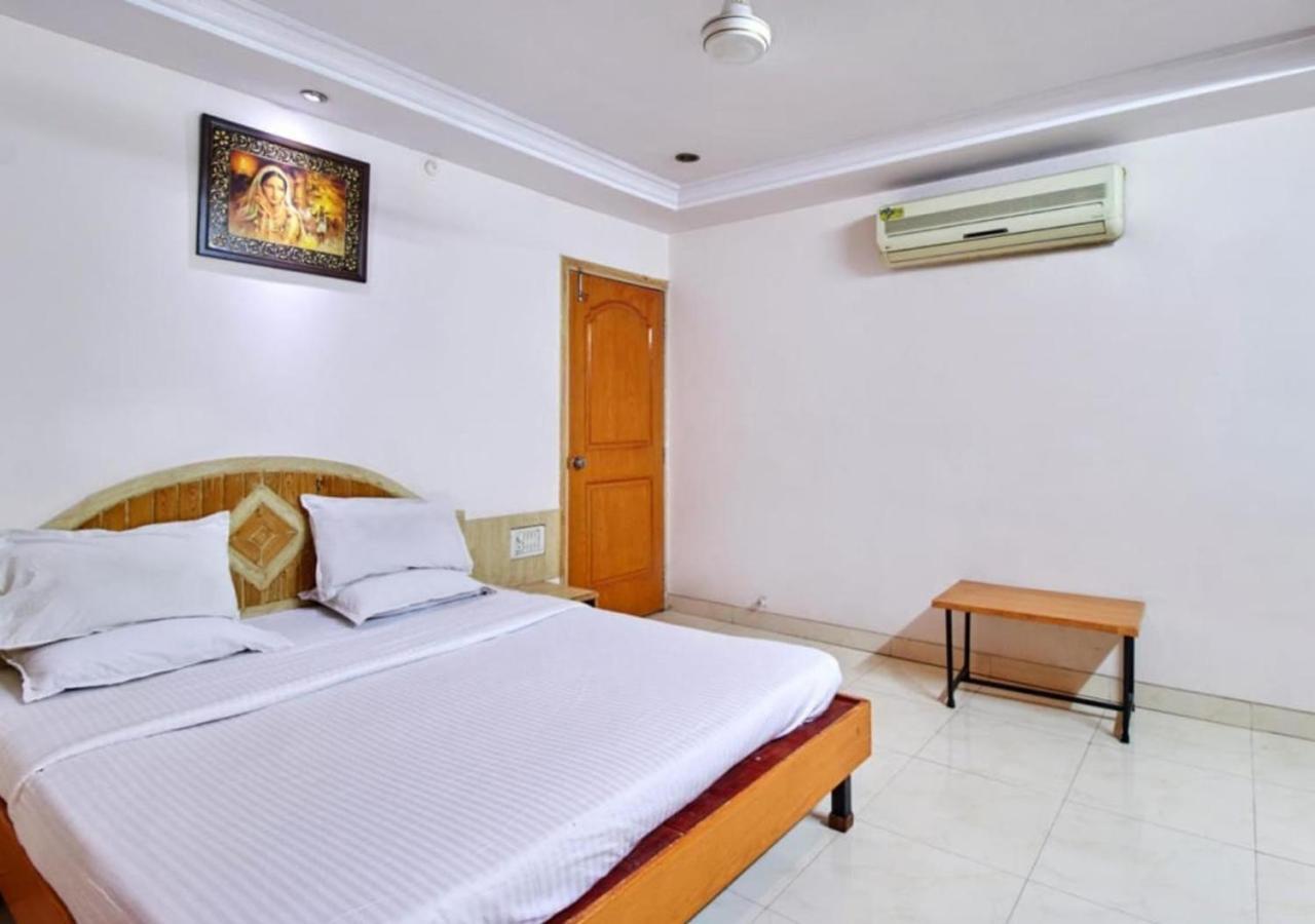 Hotel Wayfare Shirdi Bagian luar foto