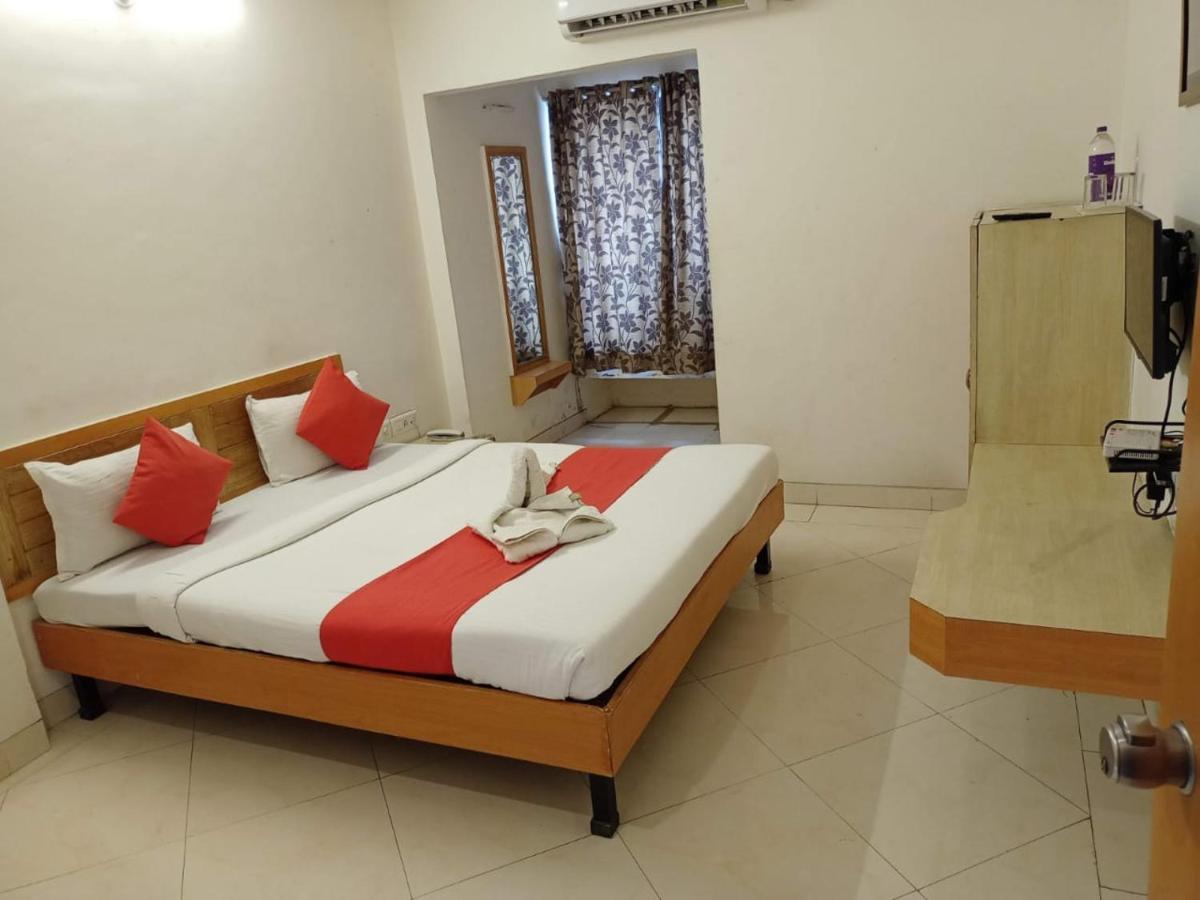 Hotel Wayfare Shirdi Bagian luar foto