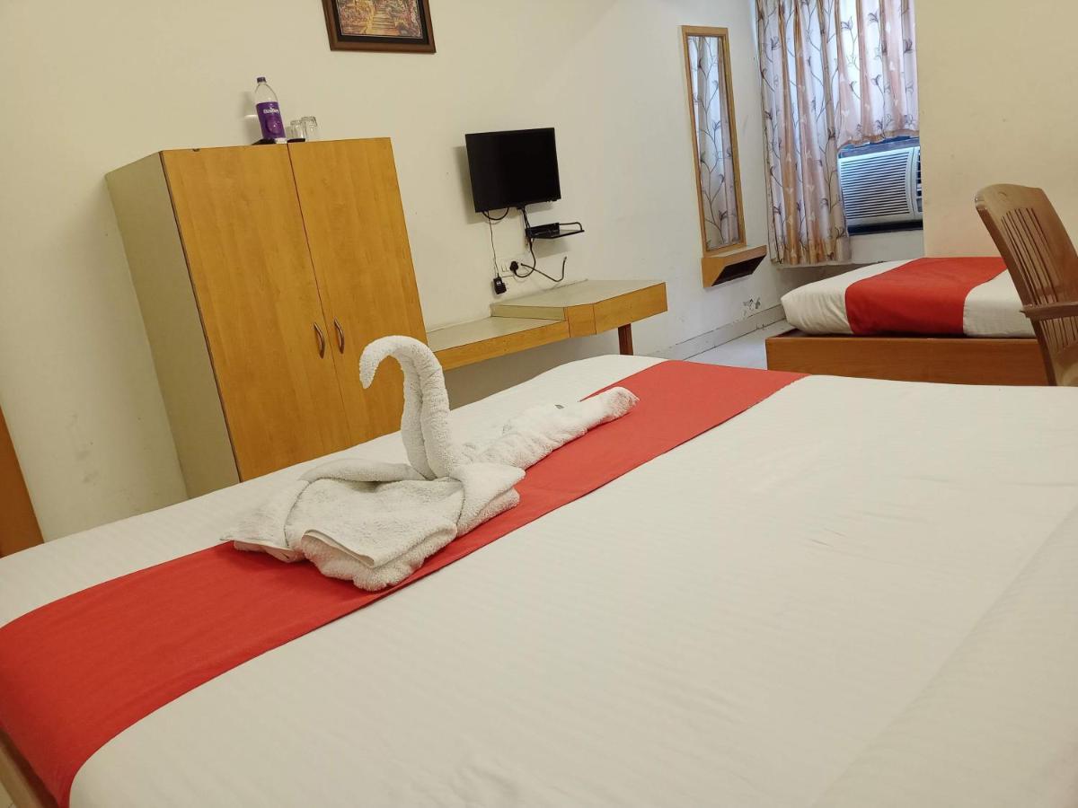 Hotel Wayfare Shirdi Bagian luar foto