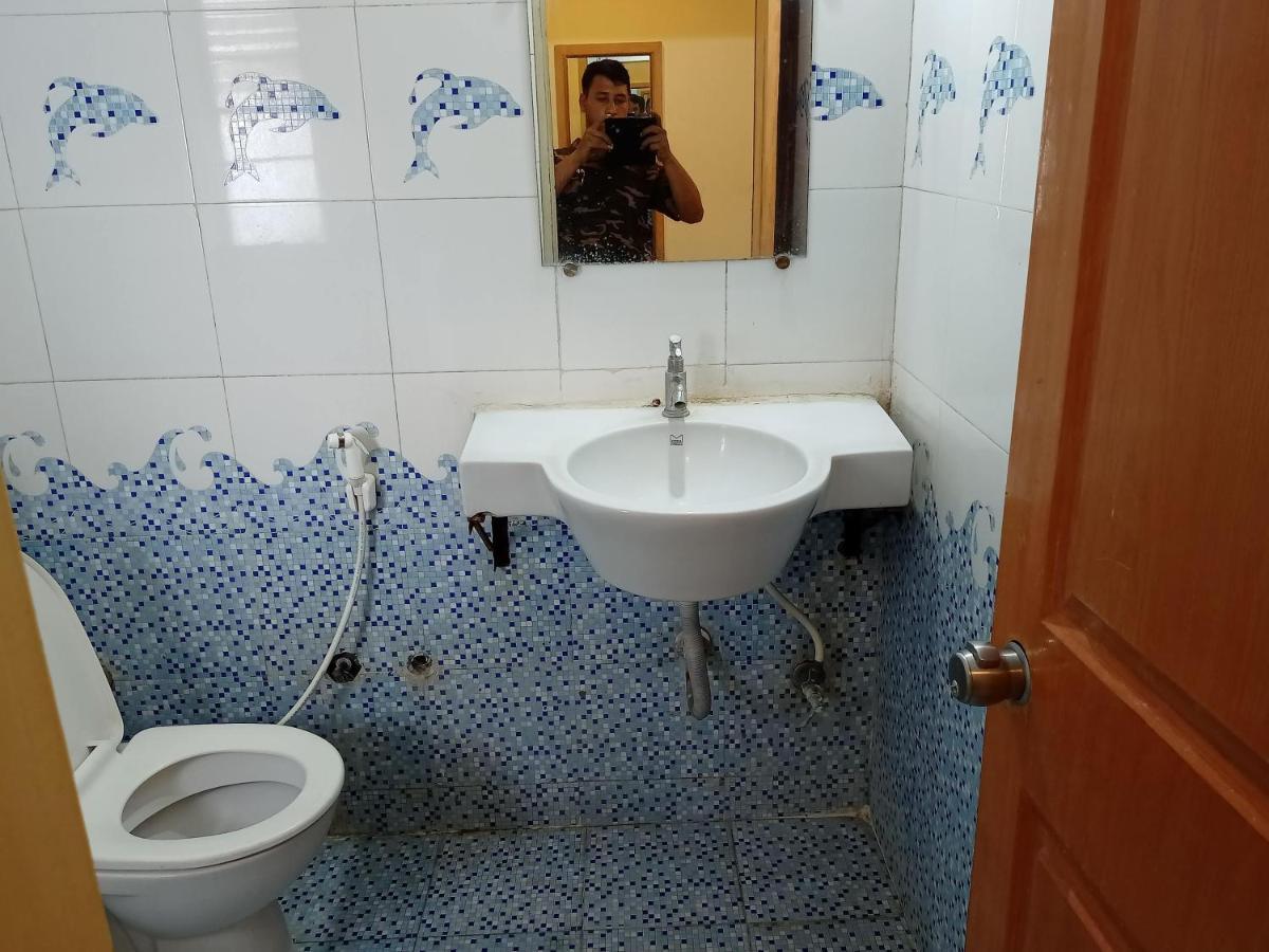Hotel Wayfare Shirdi Bagian luar foto