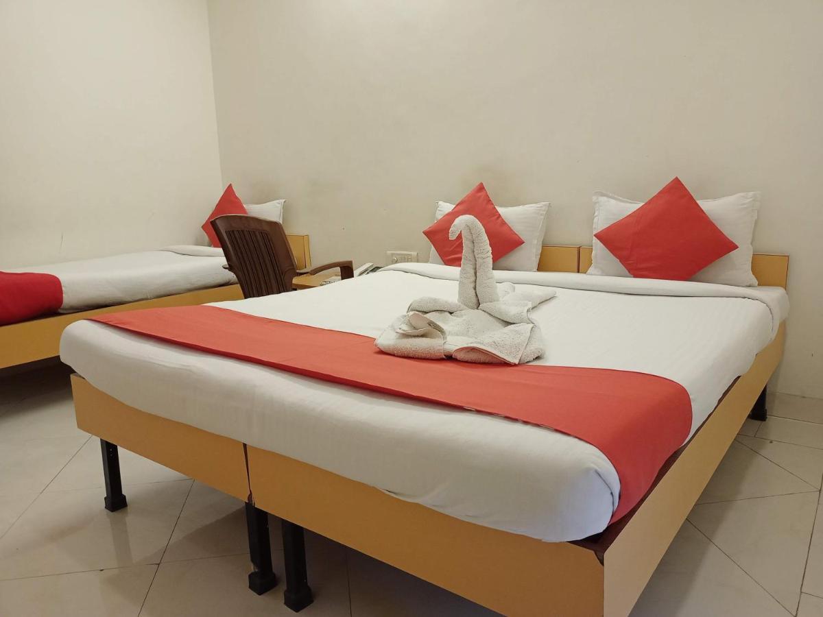 Hotel Wayfare Shirdi Bagian luar foto