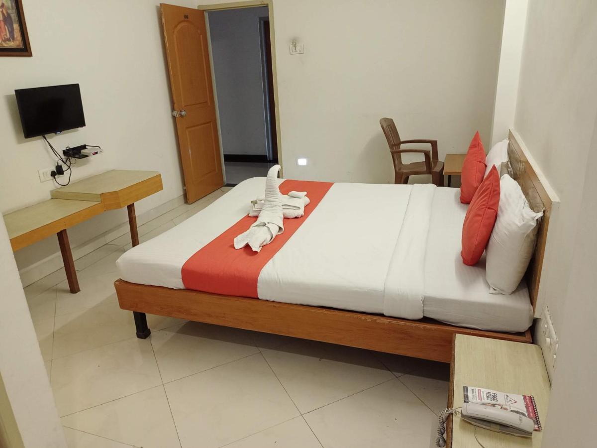 Hotel Wayfare Shirdi Bagian luar foto