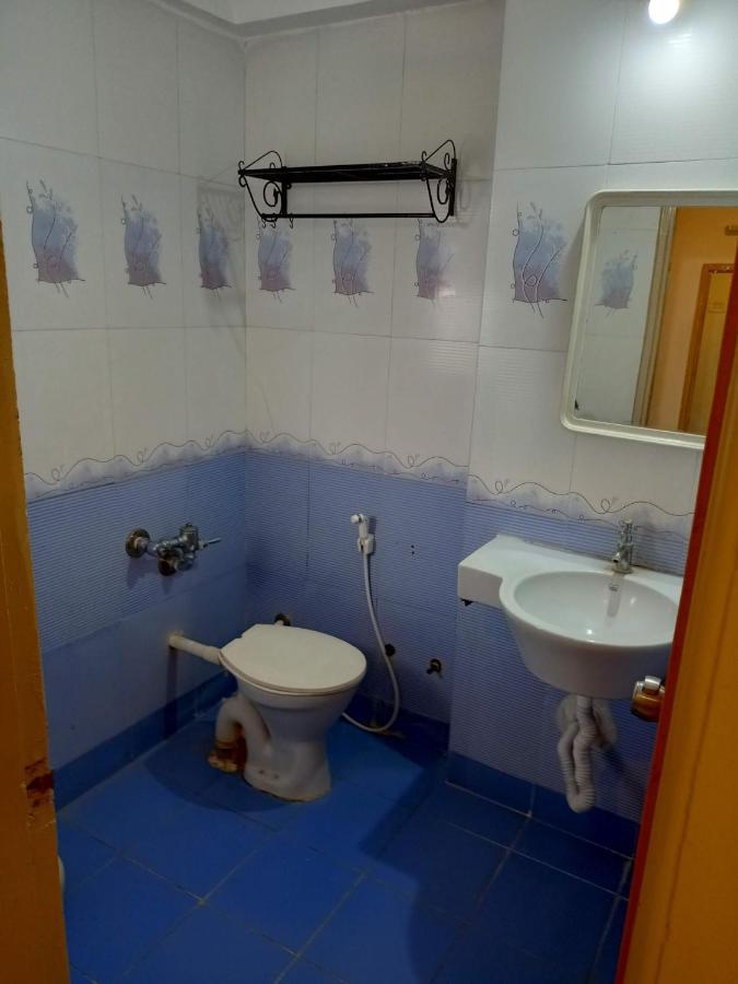 Hotel Wayfare Shirdi Bagian luar foto