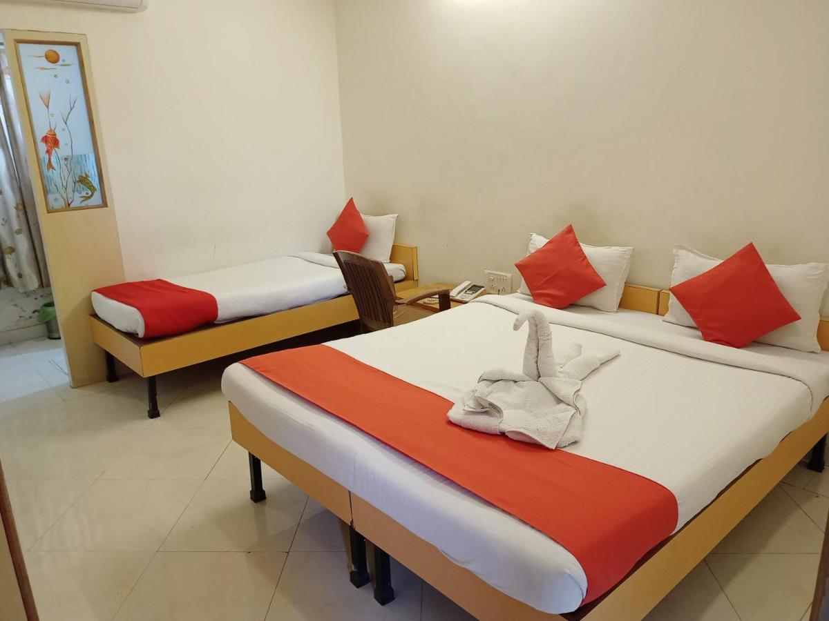 Hotel Wayfare Shirdi Bagian luar foto