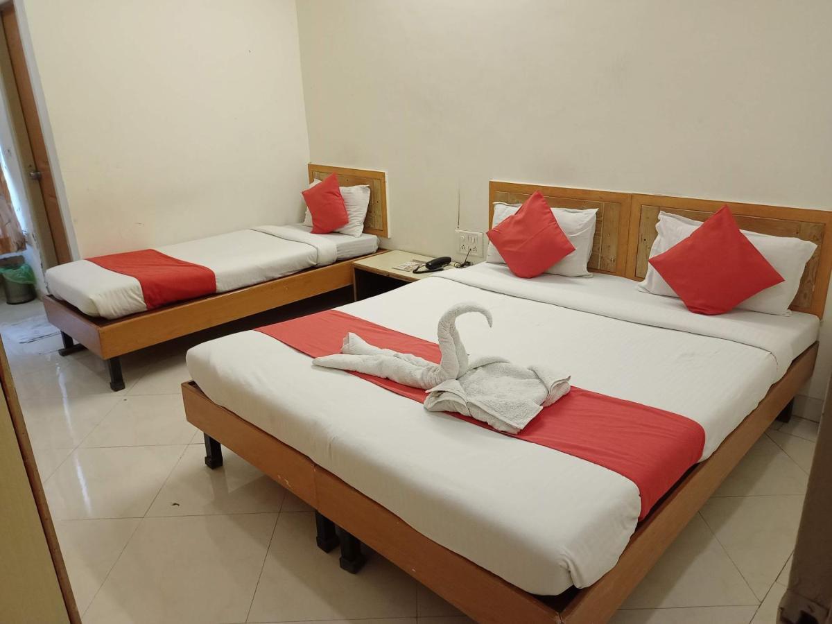 Hotel Wayfare Shirdi Bagian luar foto