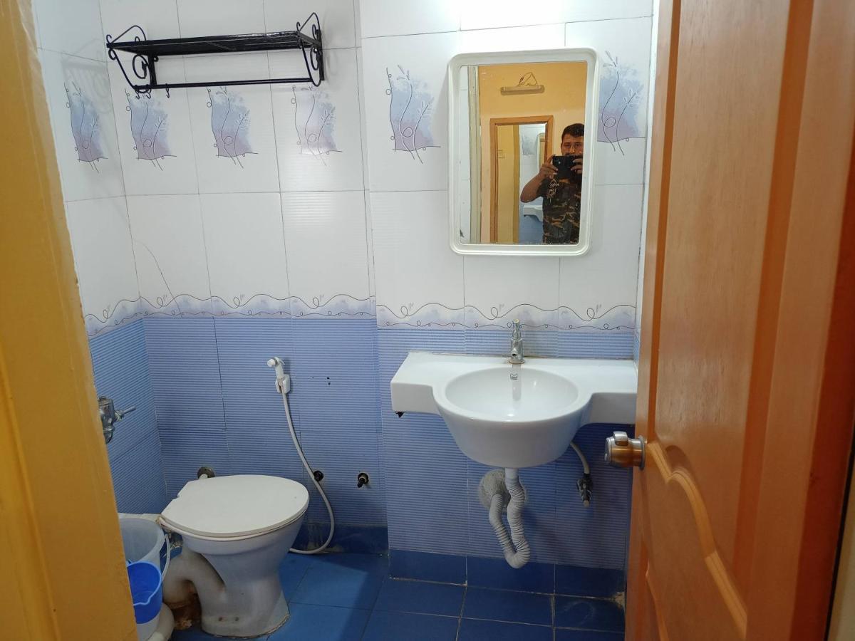 Hotel Wayfare Shirdi Bagian luar foto