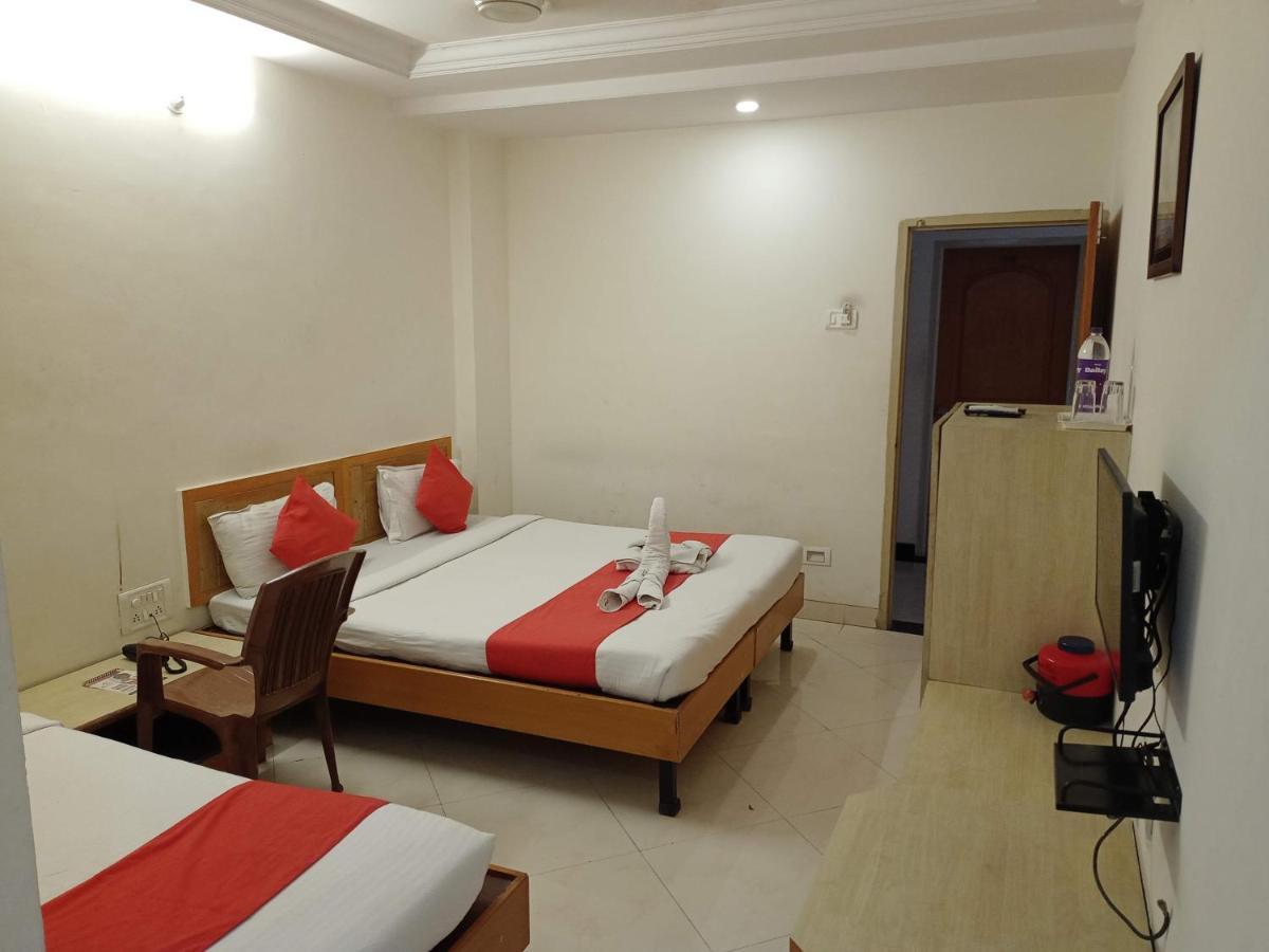 Hotel Wayfare Shirdi Bagian luar foto