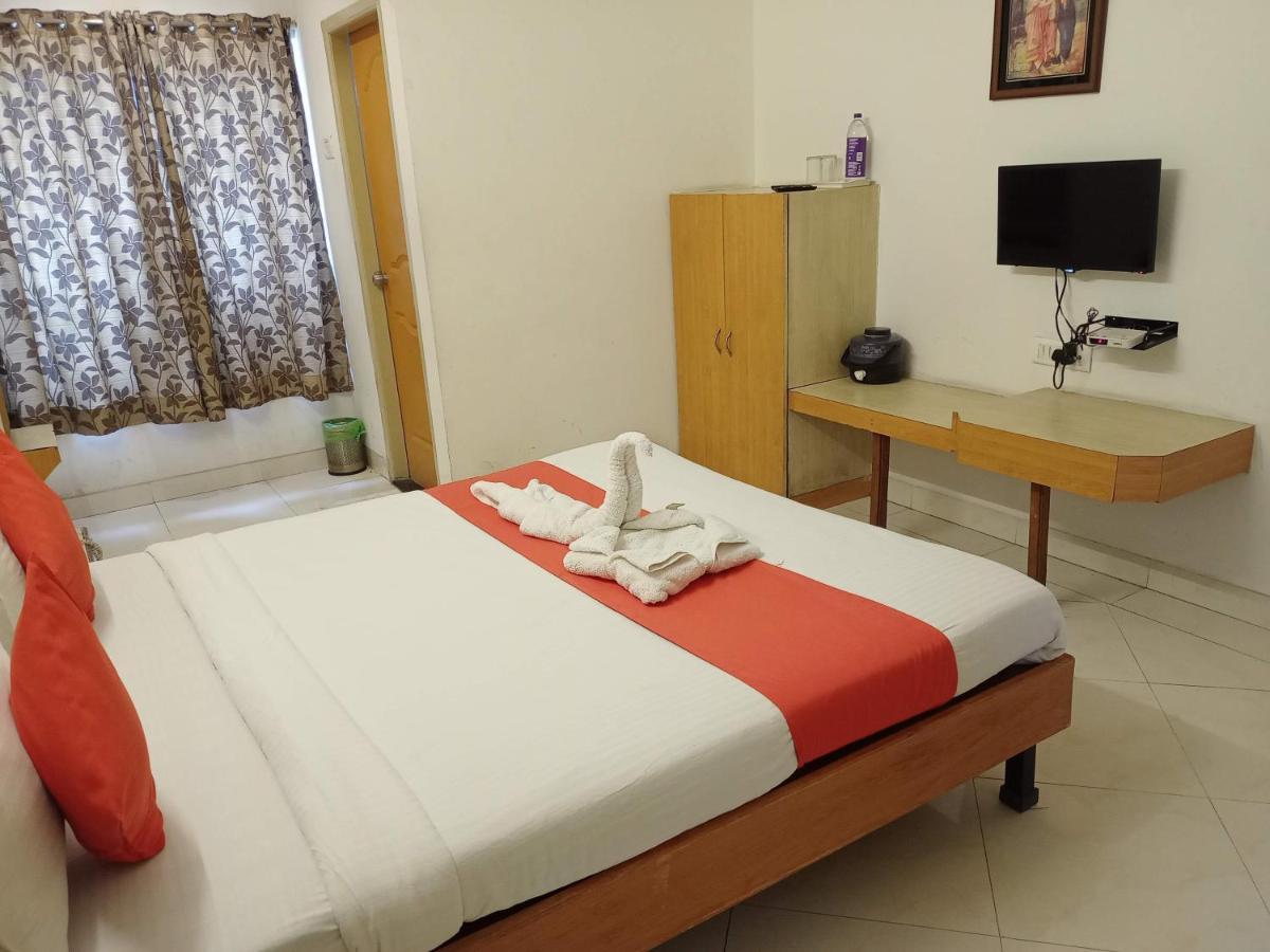 Hotel Wayfare Shirdi Bagian luar foto