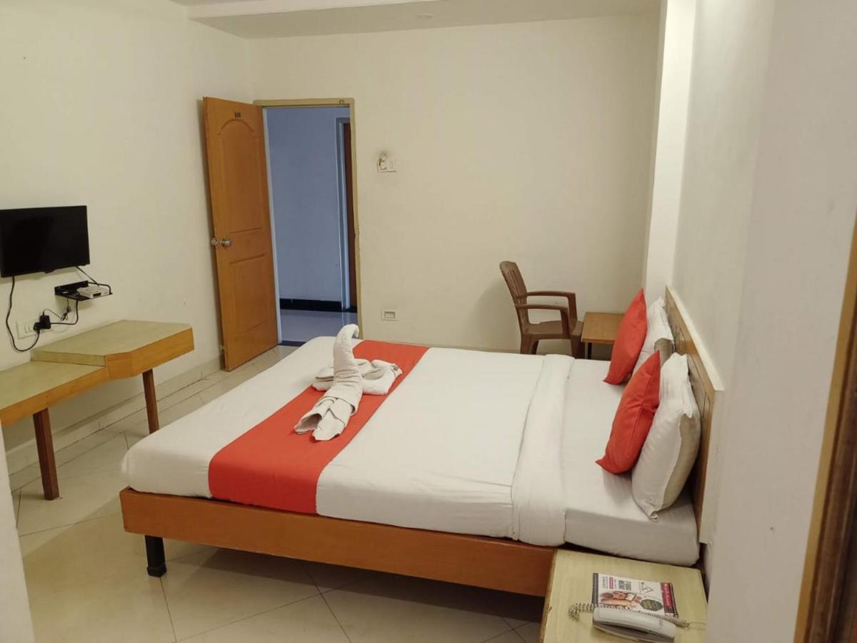 Hotel Wayfare Shirdi Bagian luar foto